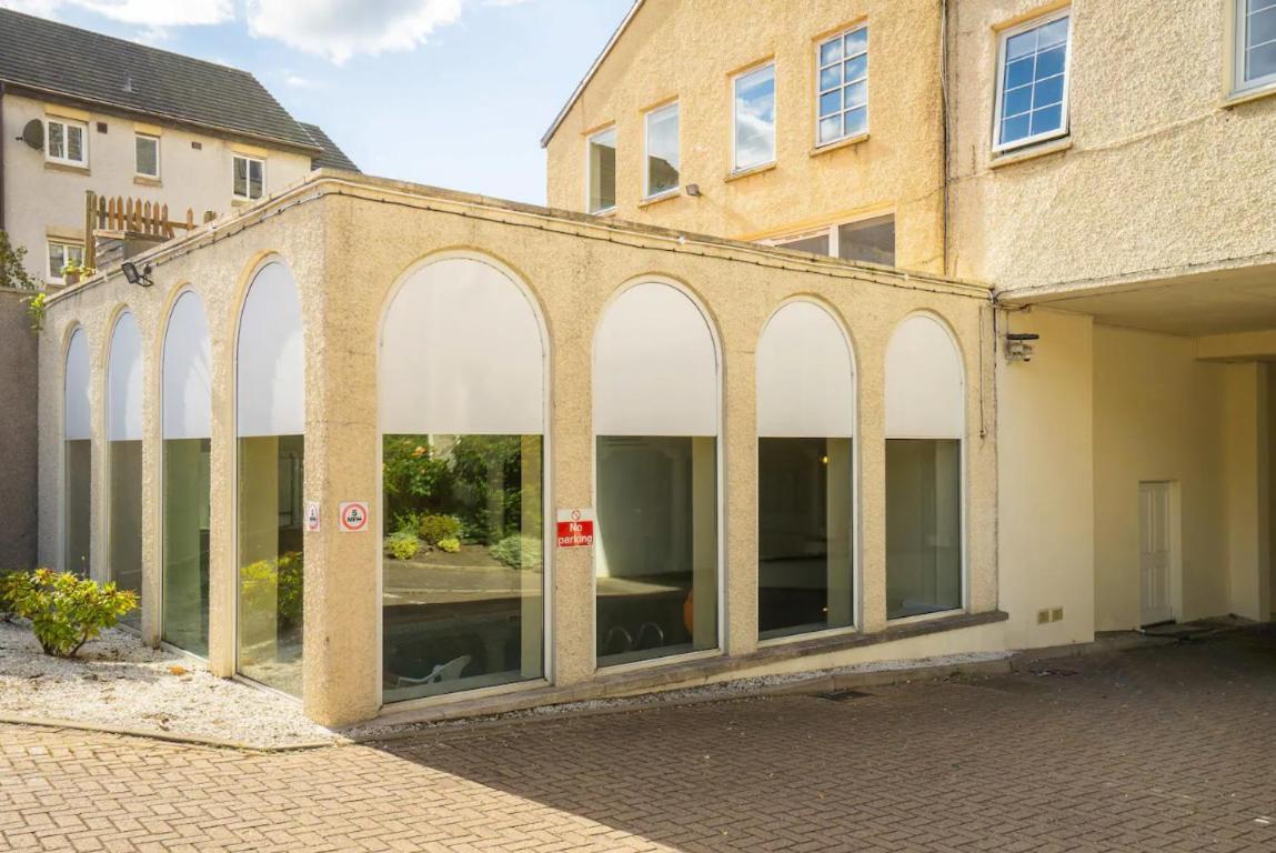 Central Bright 3 Bed Flat With Pool & Parking EDI Exterior photo