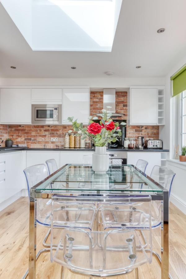 Central Bright 3 Bed Flat With Pool & Parking EDI Exterior photo